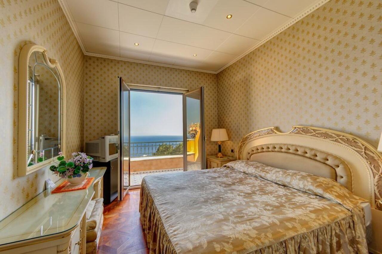 Hotel Villa Riis ตาออร์มินา ภายนอก รูปภาพ
