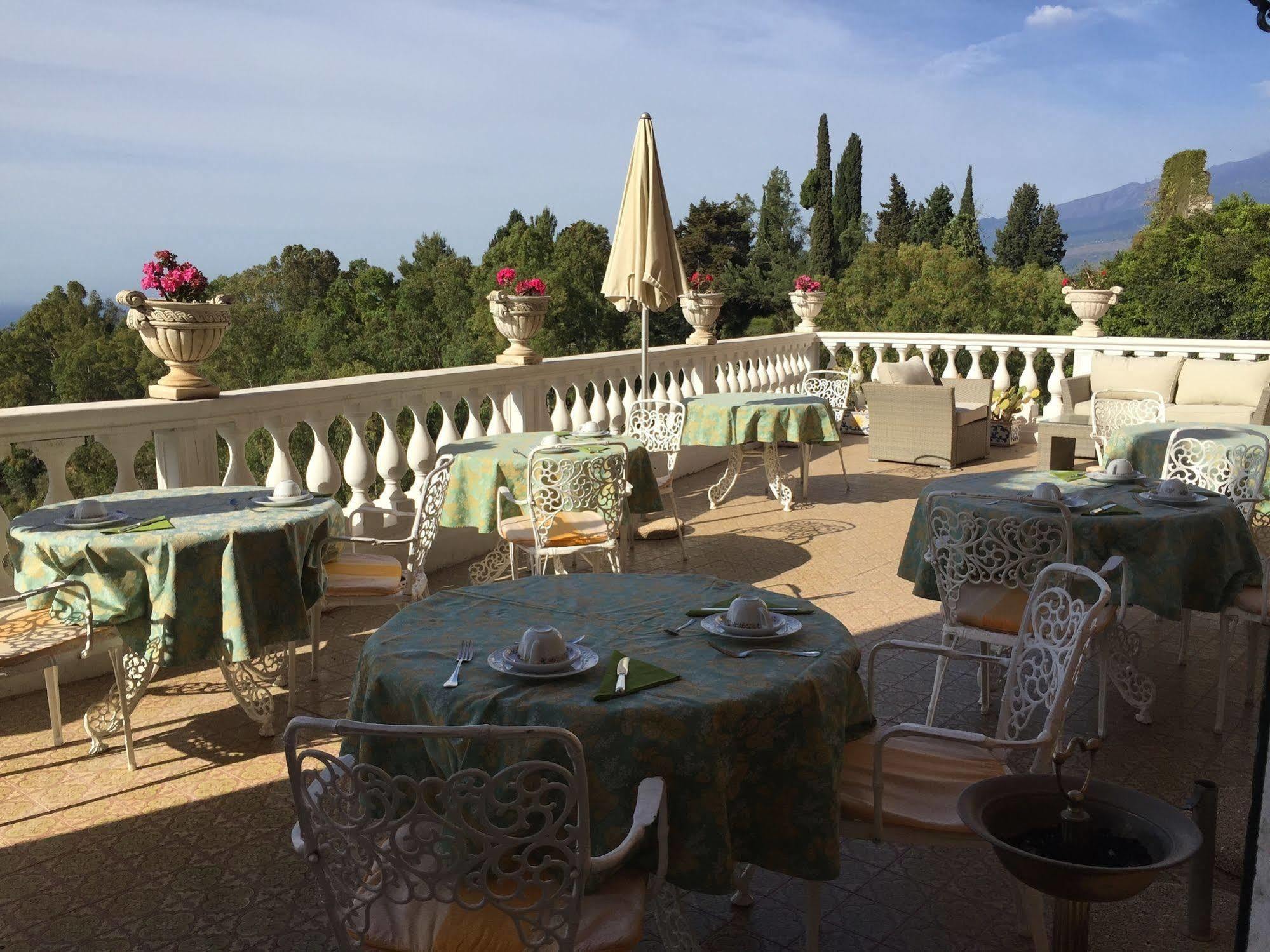 Hotel Villa Riis ตาออร์มินา ภายนอก รูปภาพ