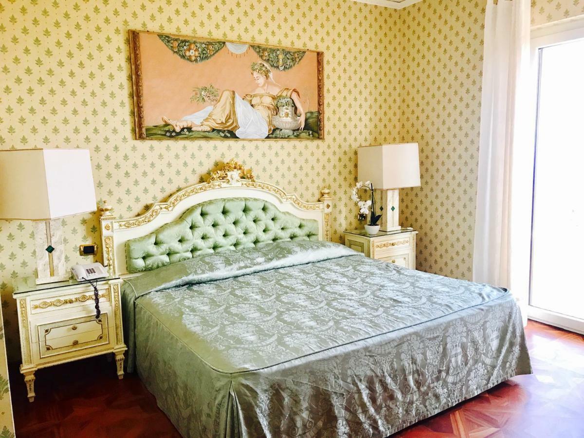 Hotel Villa Riis ตาออร์มินา ภายนอก รูปภาพ