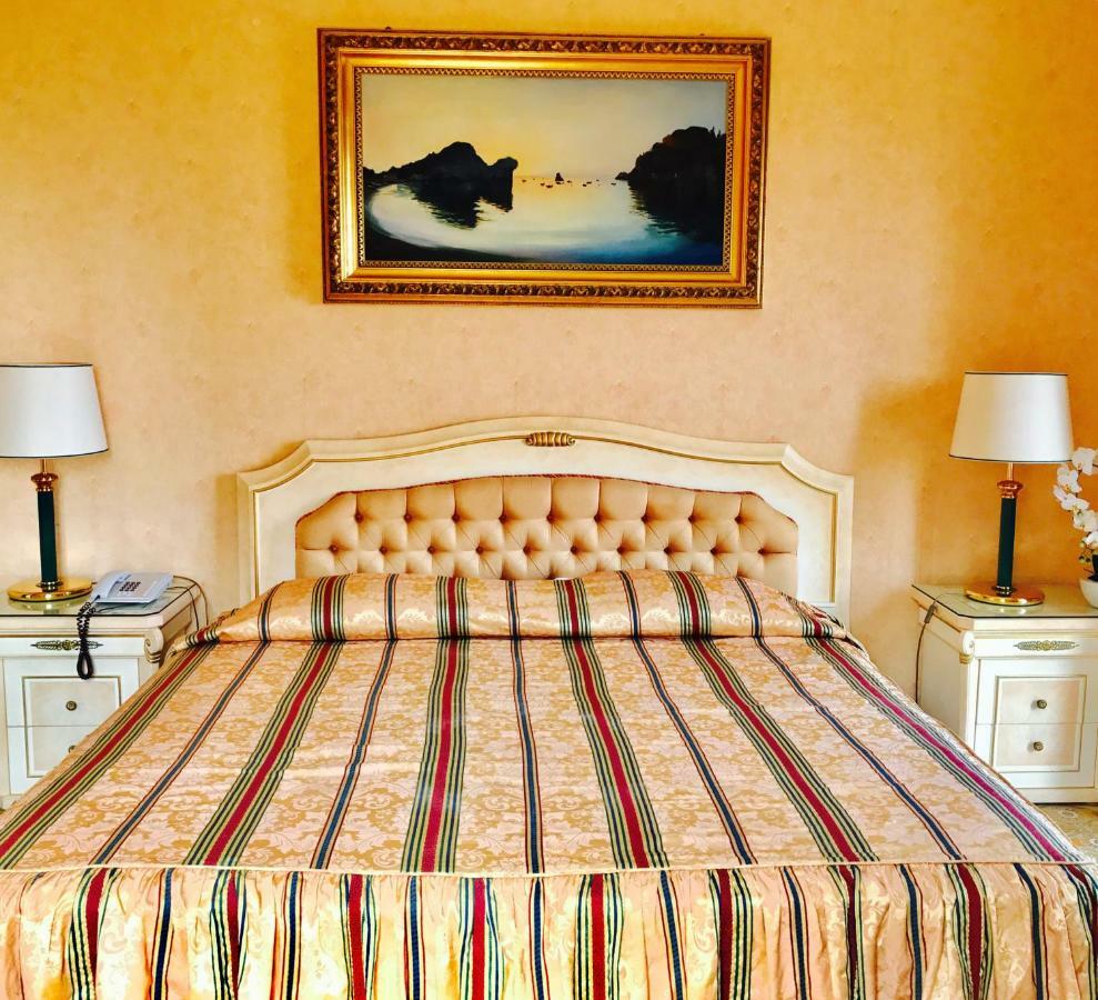Hotel Villa Riis ตาออร์มินา ภายนอก รูปภาพ