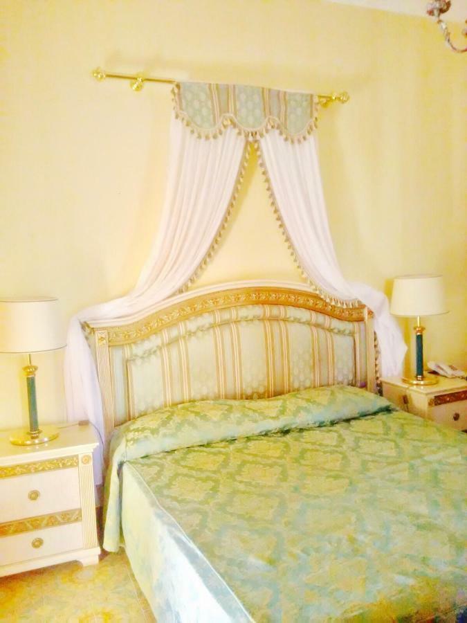Hotel Villa Riis ตาออร์มินา ภายนอก รูปภาพ
